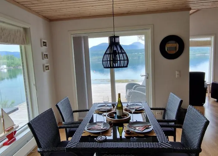 Hébergement de vacances Seaside With Stunning View! Ålesund