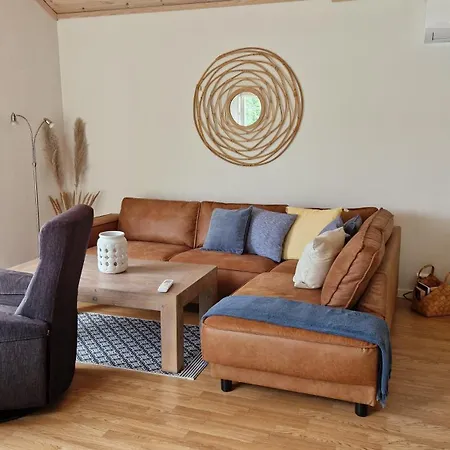 Seaside With Stunning View! Олесунн