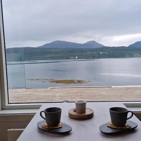 Дом отдыха Seaside With Stunning View!